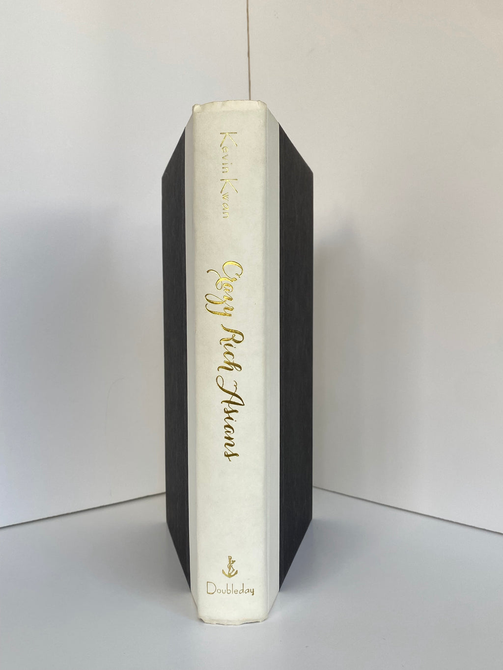 Crazy Rich Asians (Crazy Rich Asians #1) by Kevin Kwan (2013, First Edition)
