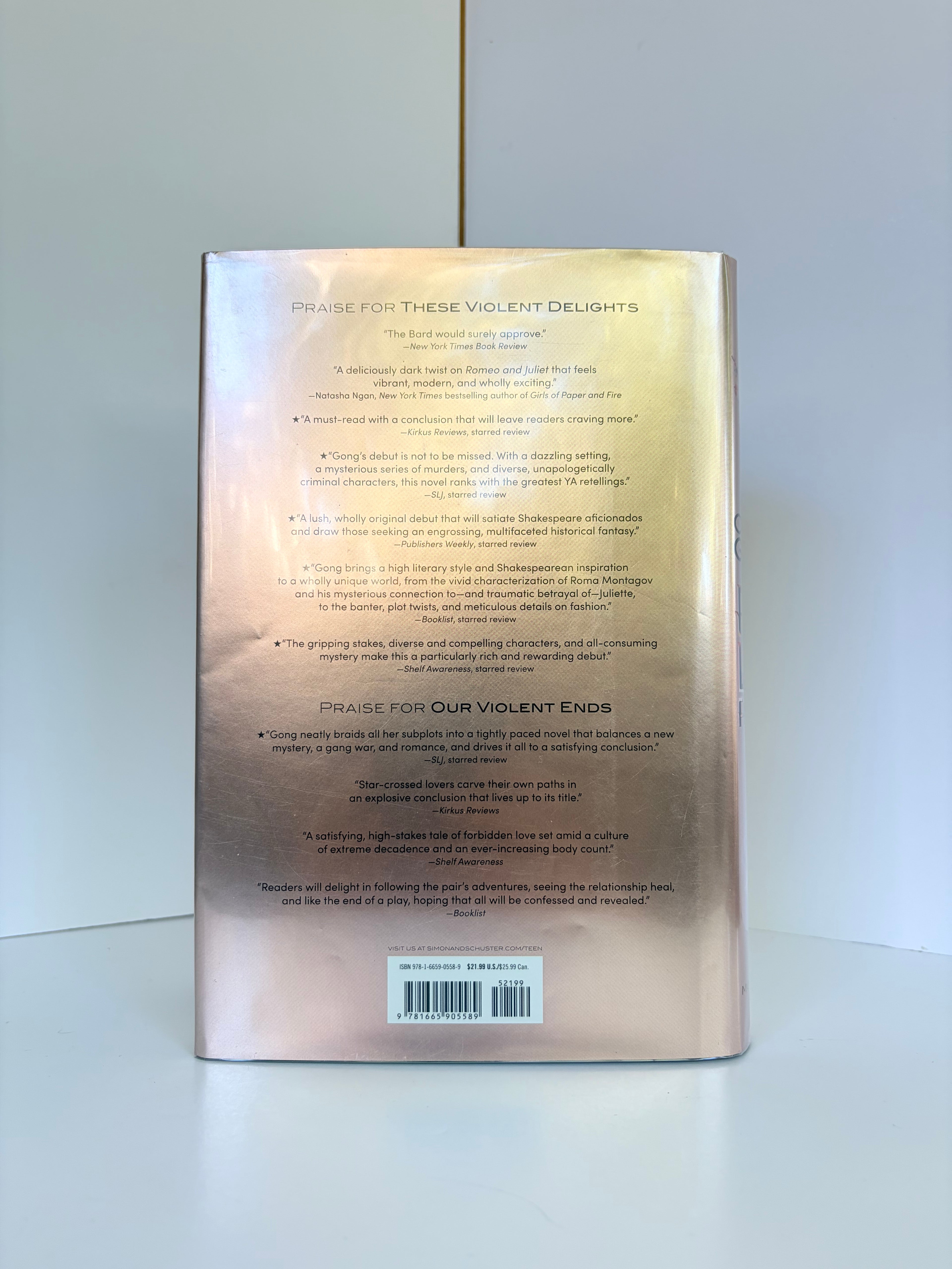 Foul Lady Fortune	(Foul Lady Fortune #1) by Chloe Gong (2022, First edition)