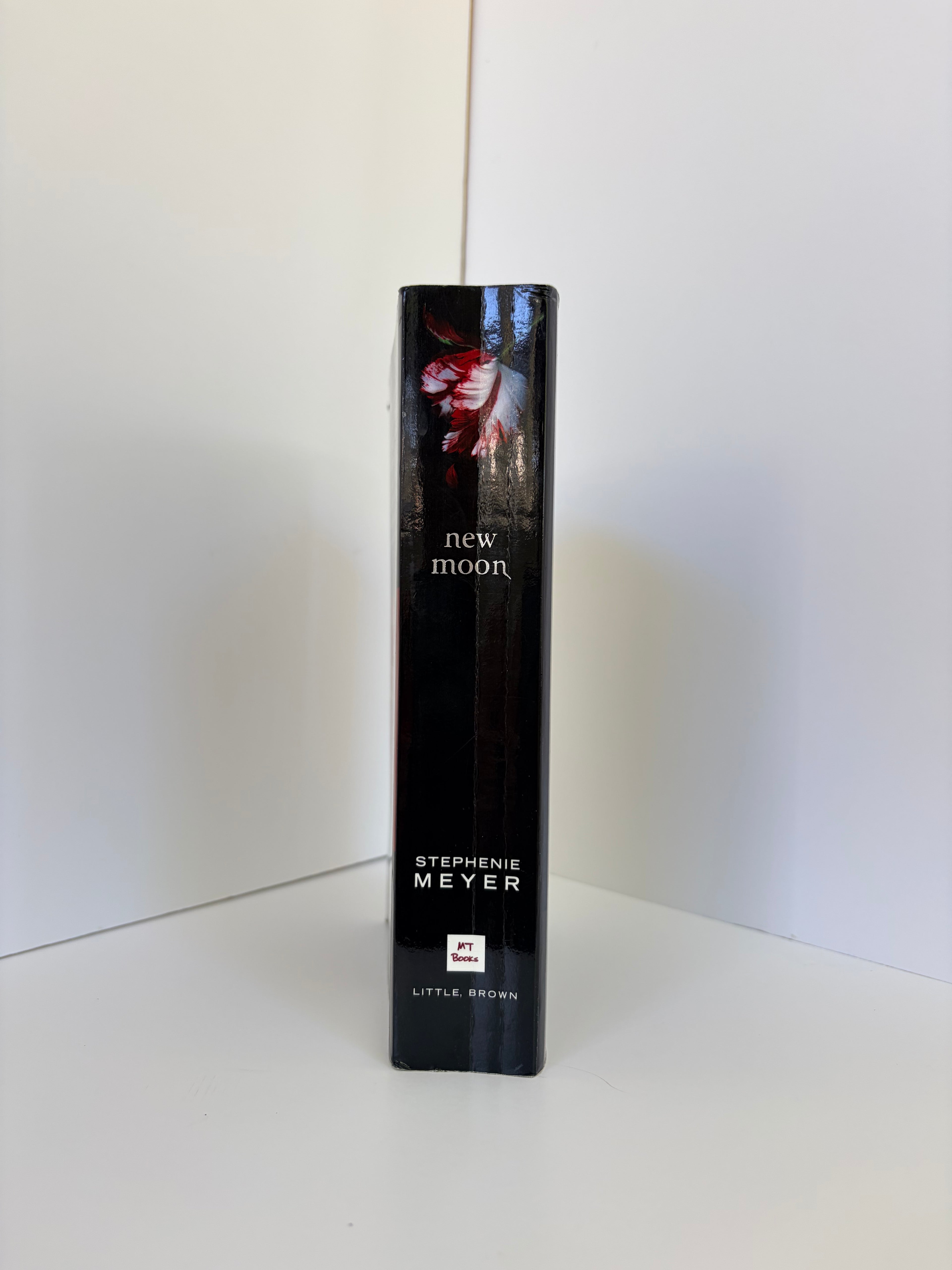 New Moon (The Twilight Saga #2) by Stephenie Meyer (2008, First edition)