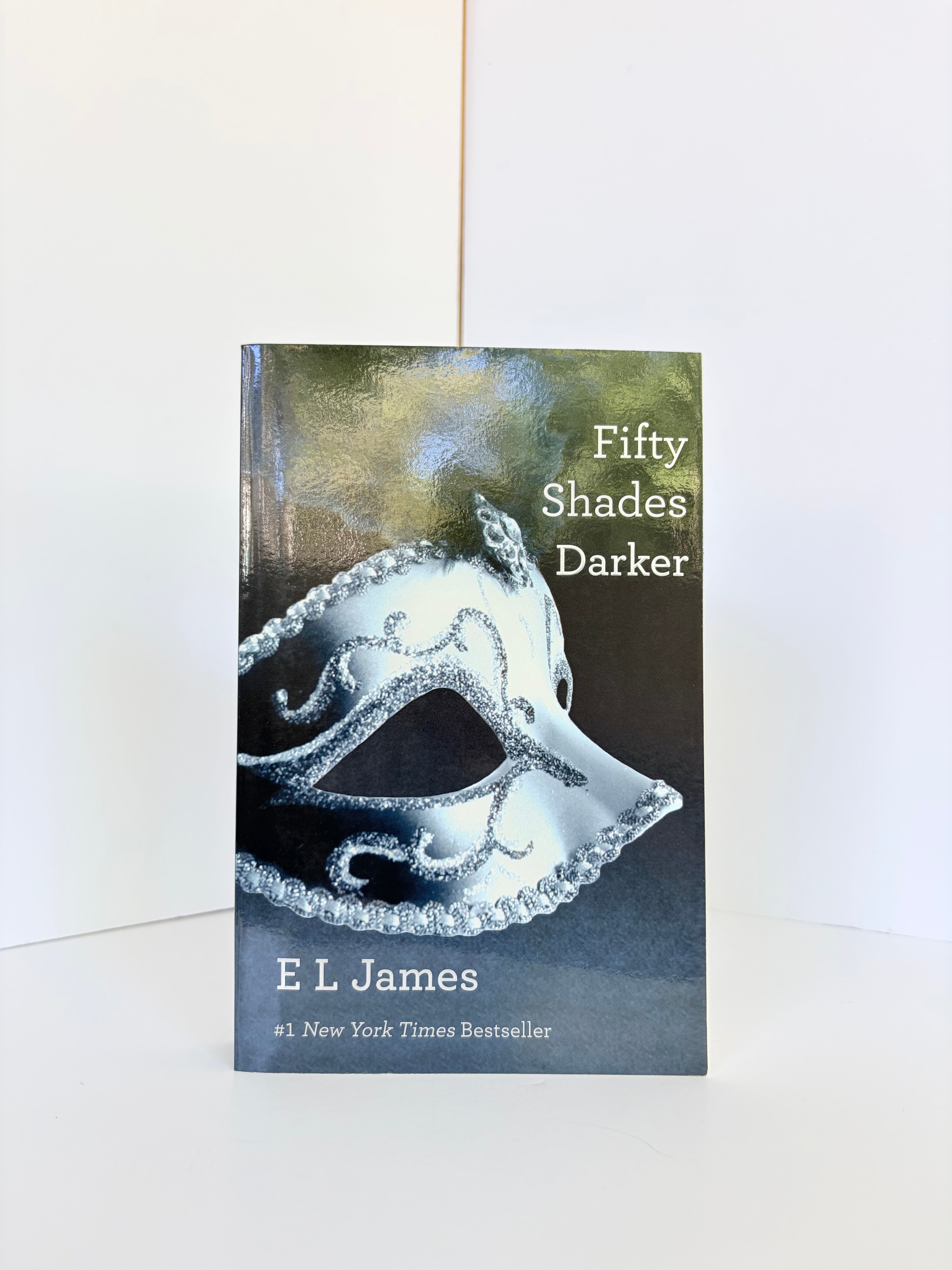 Fifty Shades Darker (Fifty Shades #2) by E.L. James (2012, Reprint)