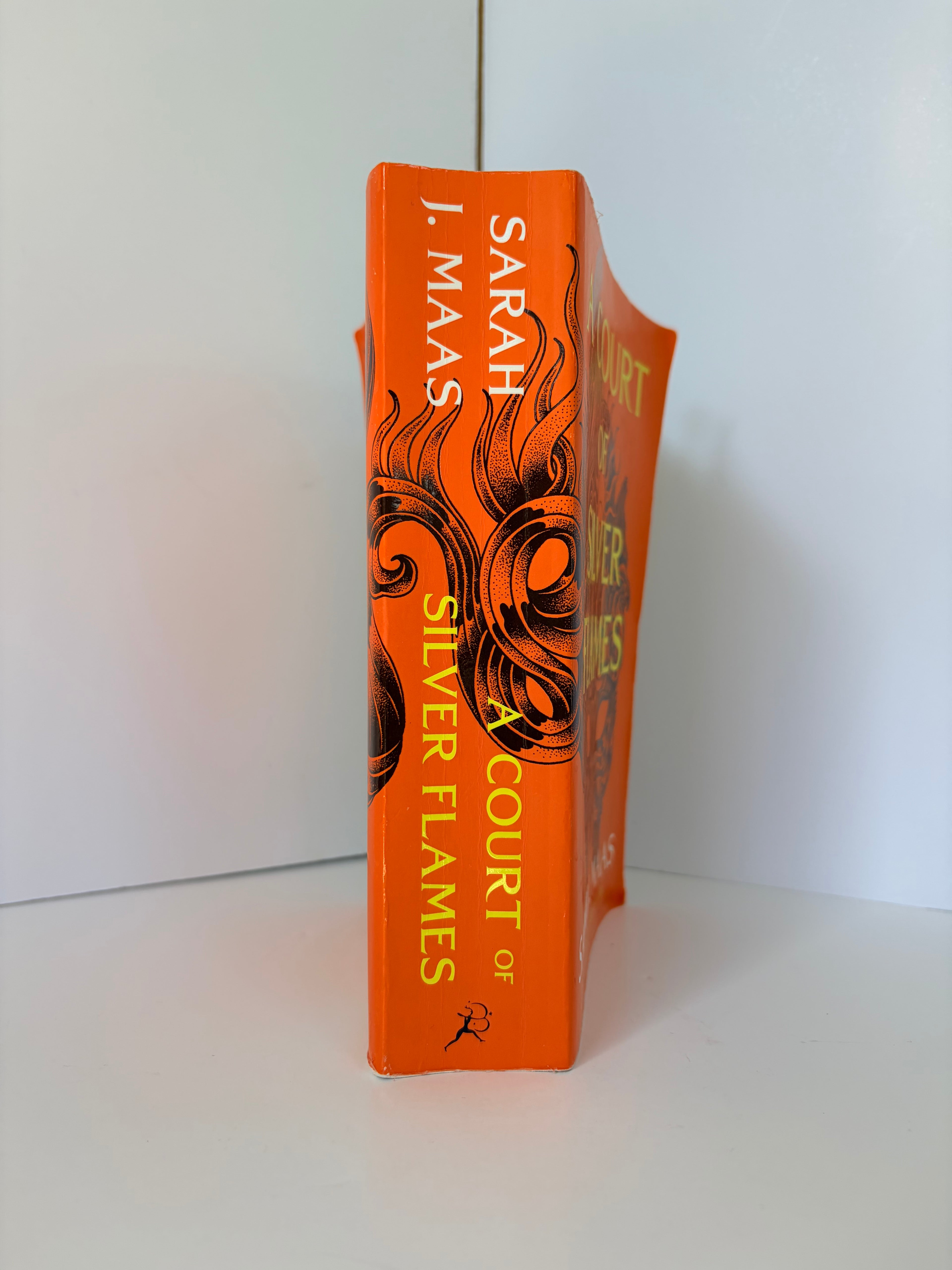 A Court of Silver Flames (A Court of Thorns and Roses #5) by Sarah J. Maas (2022, Paperback) Condition: Used