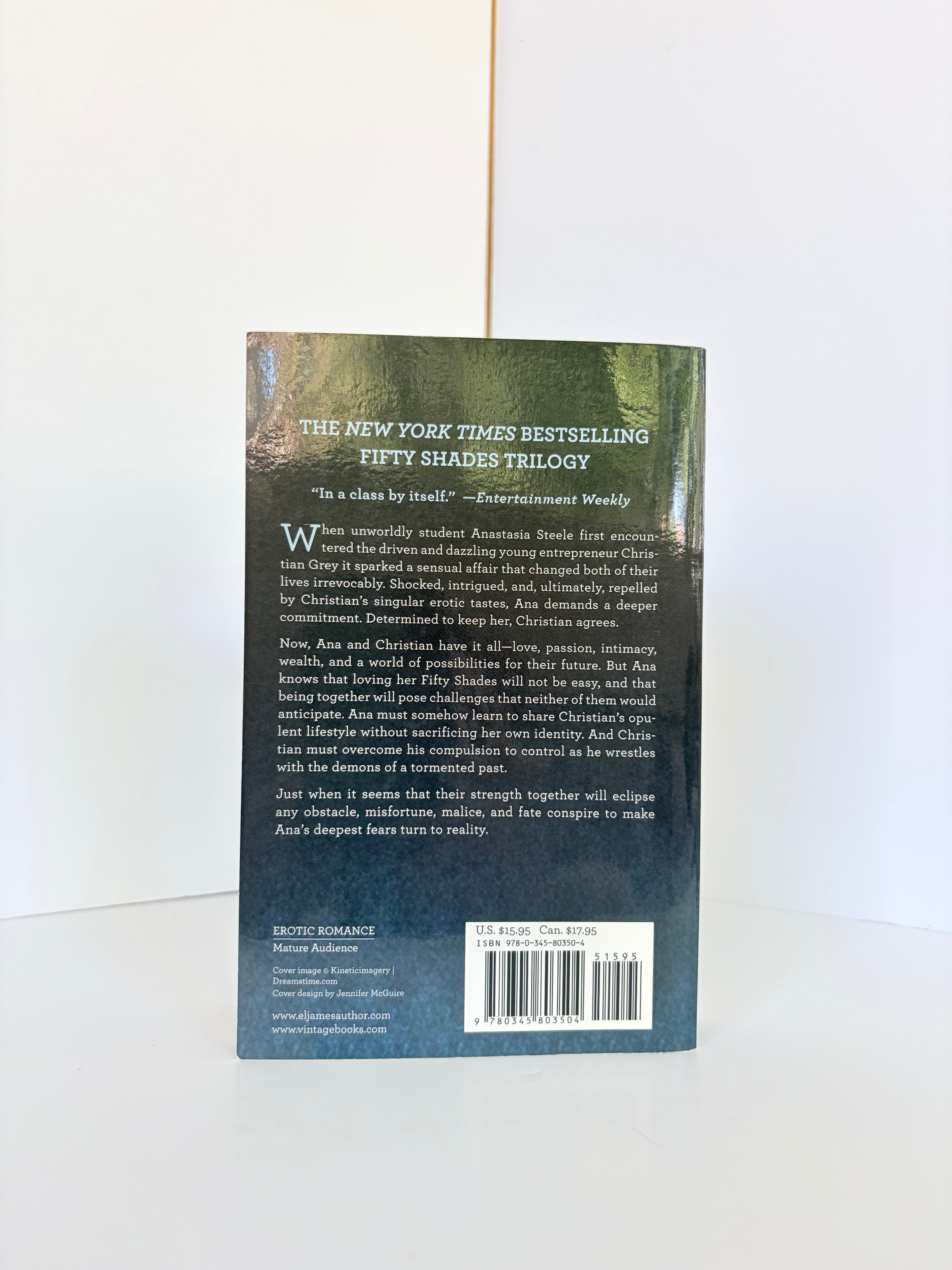 Fifty Shades Freed (Fifty Shades #3) by E.L. James (2013, First edition)